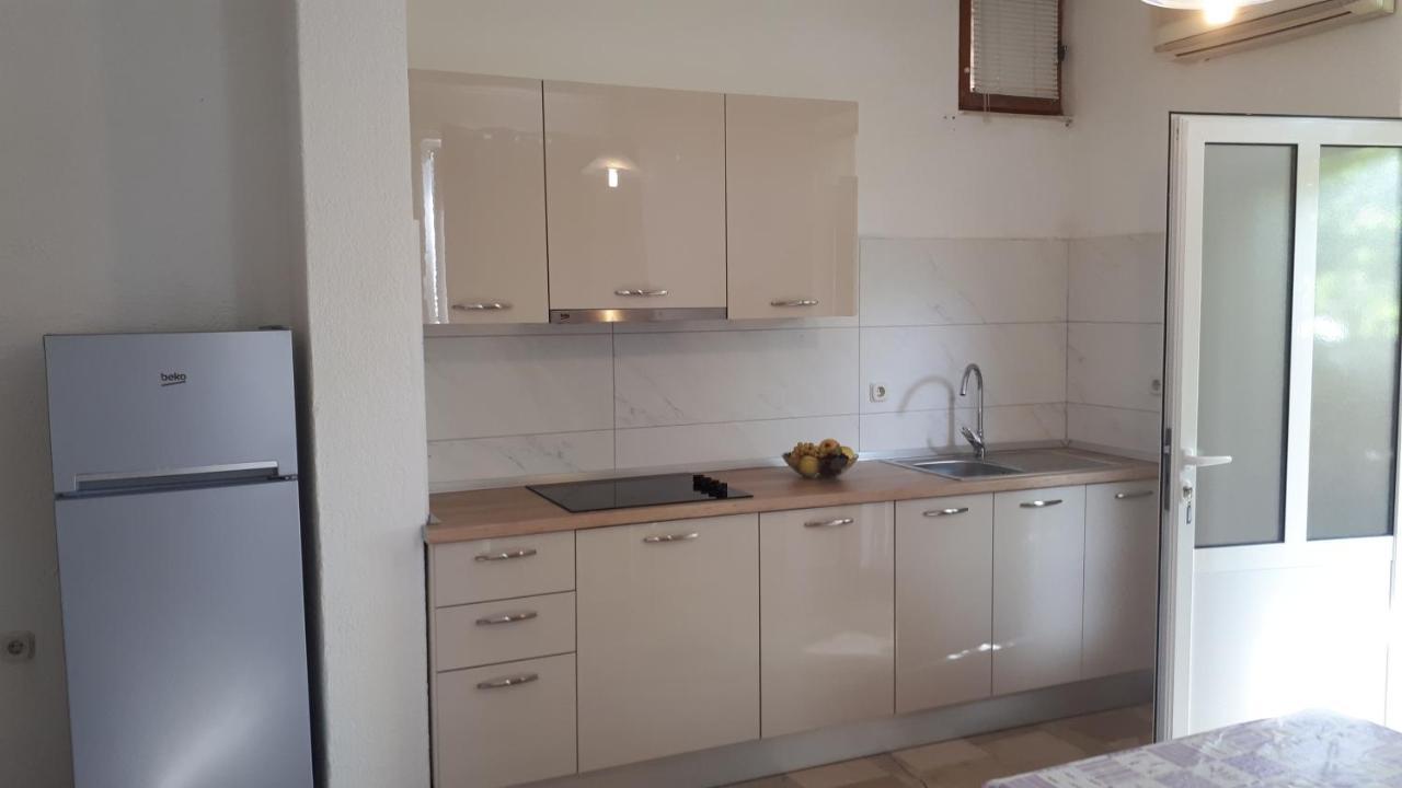 Apartments With A Parking Space Ivan Dolac, Hvar - 8753 Exterior foto